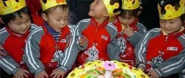 中国首例五胞胎年满20岁,学历现状曝光之后,让人一阵唏嘘_孩子_家庭_教育