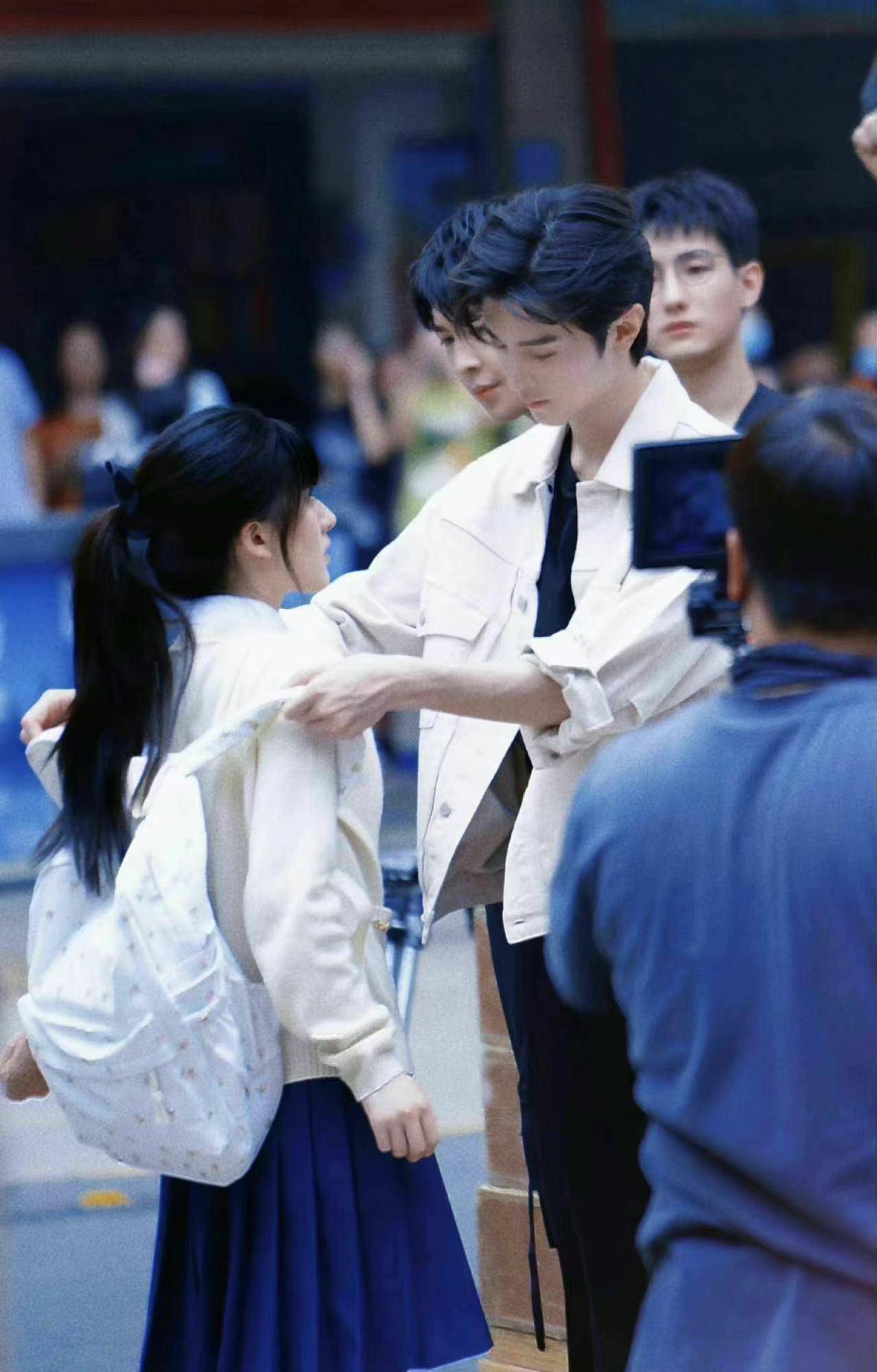 偷偷藏不住最新路透,赵露思陈哲远cp感太强,又是一部爆款剧_桑稚