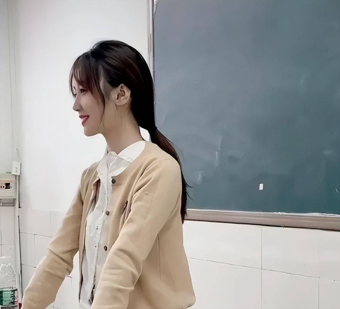 大学老师主要是负责教育学生,而且更不好教,这个时候的学生已经是成年