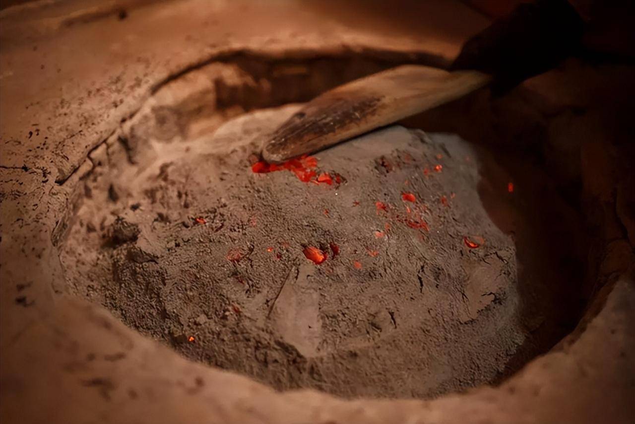 东家app:武夷岩茶的"焙火"到底神奇在哪里?_杨彬_茶叶_茶人