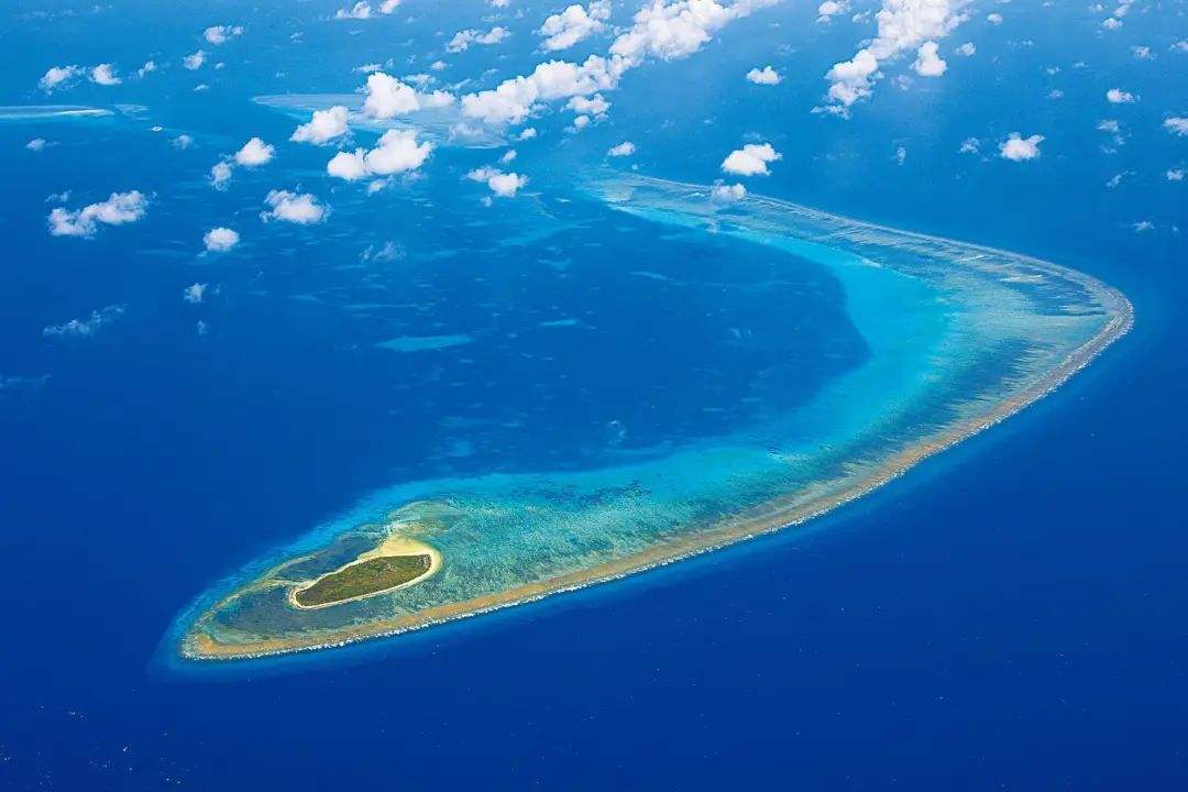 4座战略岛礁环绕，地处南海中心位置，南薰礁现在建设得怎样了？