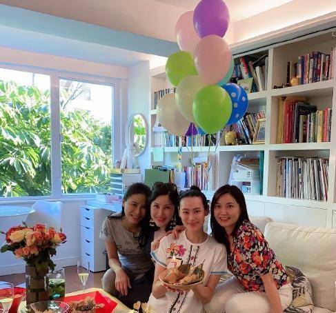 梁洛施生日,三个儿子为她亲手做蛋糕,李泽楷送的豪宅内景曝光_妈妈