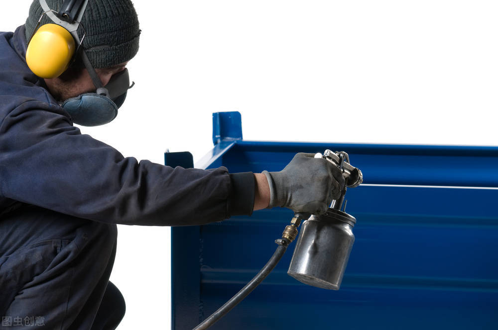 广东中山广东中山招喷油工2名,熟手喷塑胶件,月薪8000左右,包吃住喷油