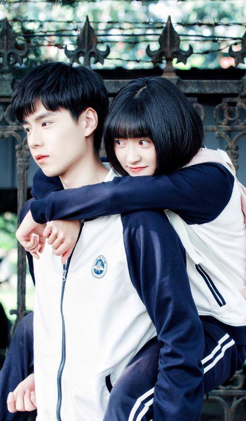 在网剧《致我们单纯的小美好》中,江辰与陈小希这对"最萌身高差"的cp