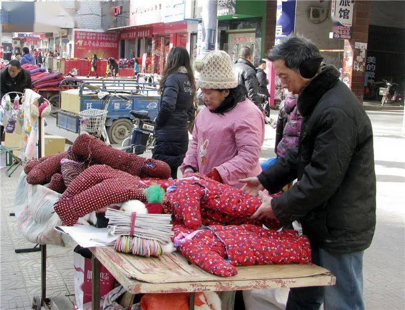 李中灿:洛宁,半个世纪的地摊经济追梦人的甜酸苦辣_河南_县城_摄影