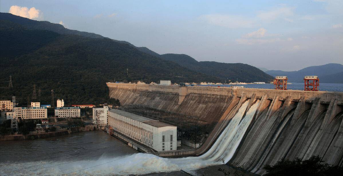 打开三峡大坝全部闸门,放光水库里的水需要多长时间?