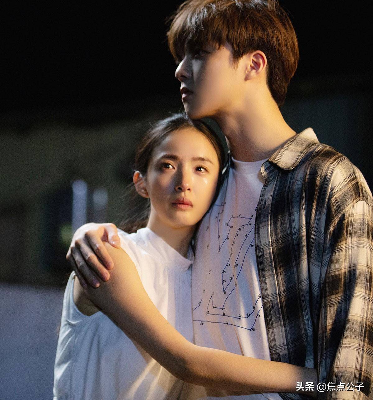 鞠婧祎陈立农合唱《花海》,网友:仿佛偶像剧现场_舞台_感觉_歌声