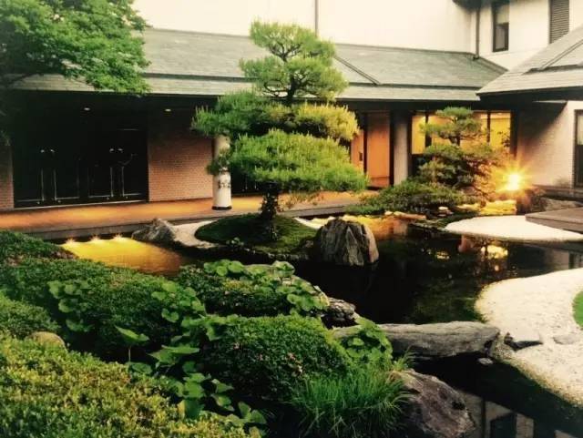 日本庭院枯山水的世界，国宝级枯山水设计师，竟是一位寺庙住持？！_庭园_野俊_瀑布