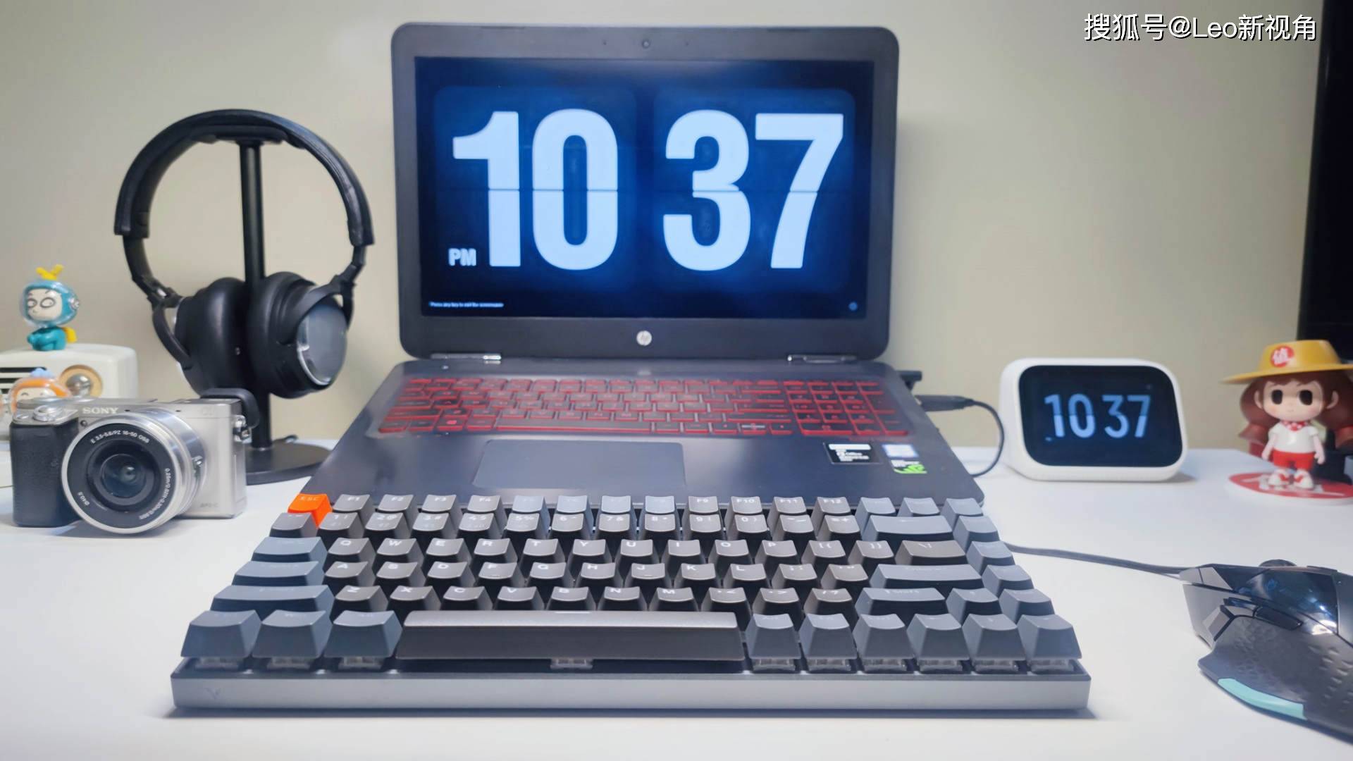 工欲善其事，必先利其器，有气质不累赘的雷柏V700-8A多模无线机械键盘评测