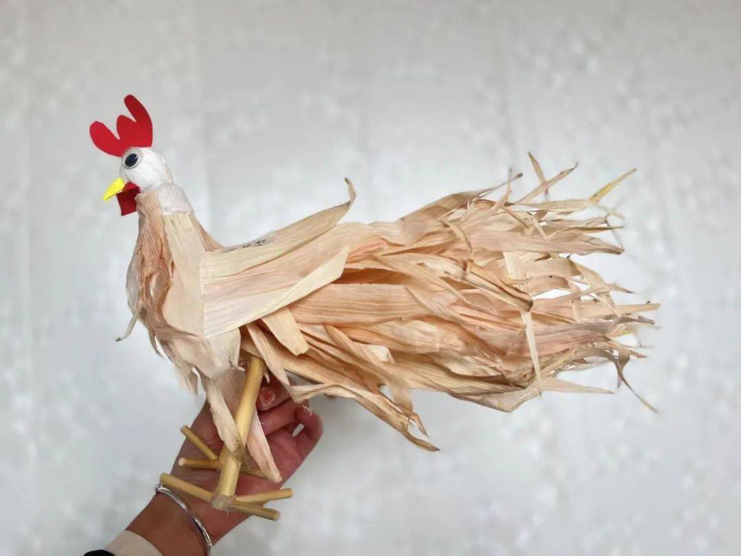 豆贴画作品展玉米,红豆,绿豆,瓜子,谷子,麦穗……农作物在孩子们的手