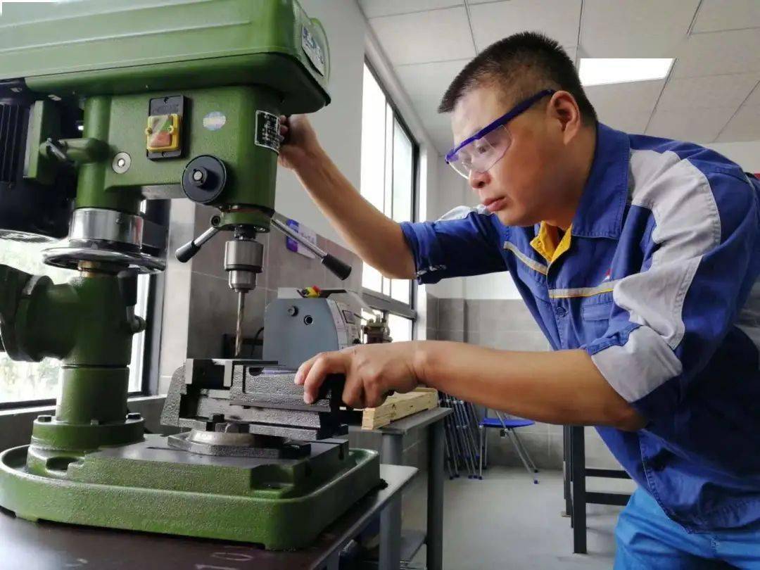 【党员先锋】宝武资源马钢矿业 肖挺(语音版)_集团_钢铁_技术