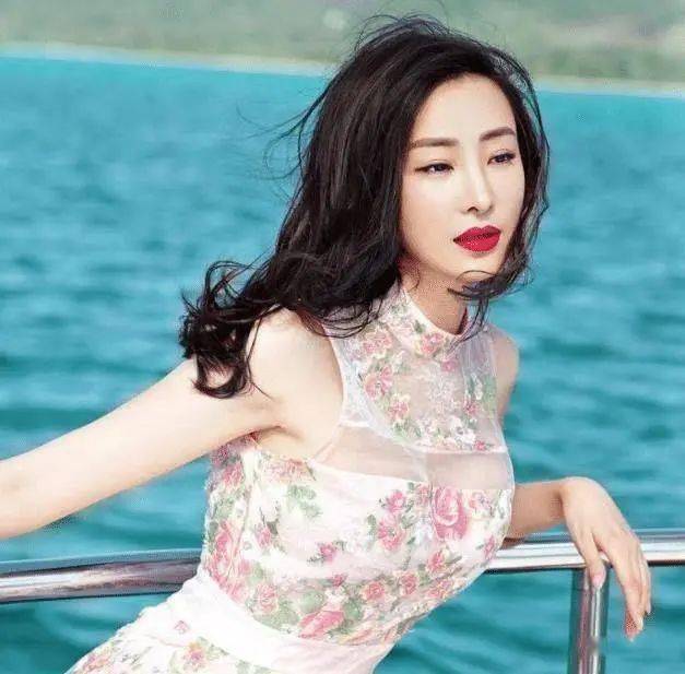 她被称为"最美空姐",转行当演员21年不火,39岁时却被杨幂带红_林静