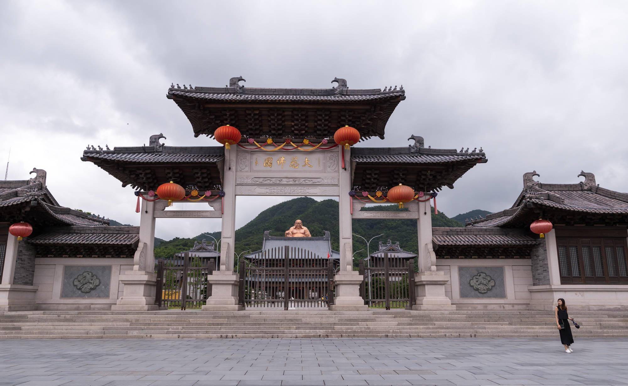 浙江有一座1700多年的古寺，曾是五山十刹之一，却没有游客