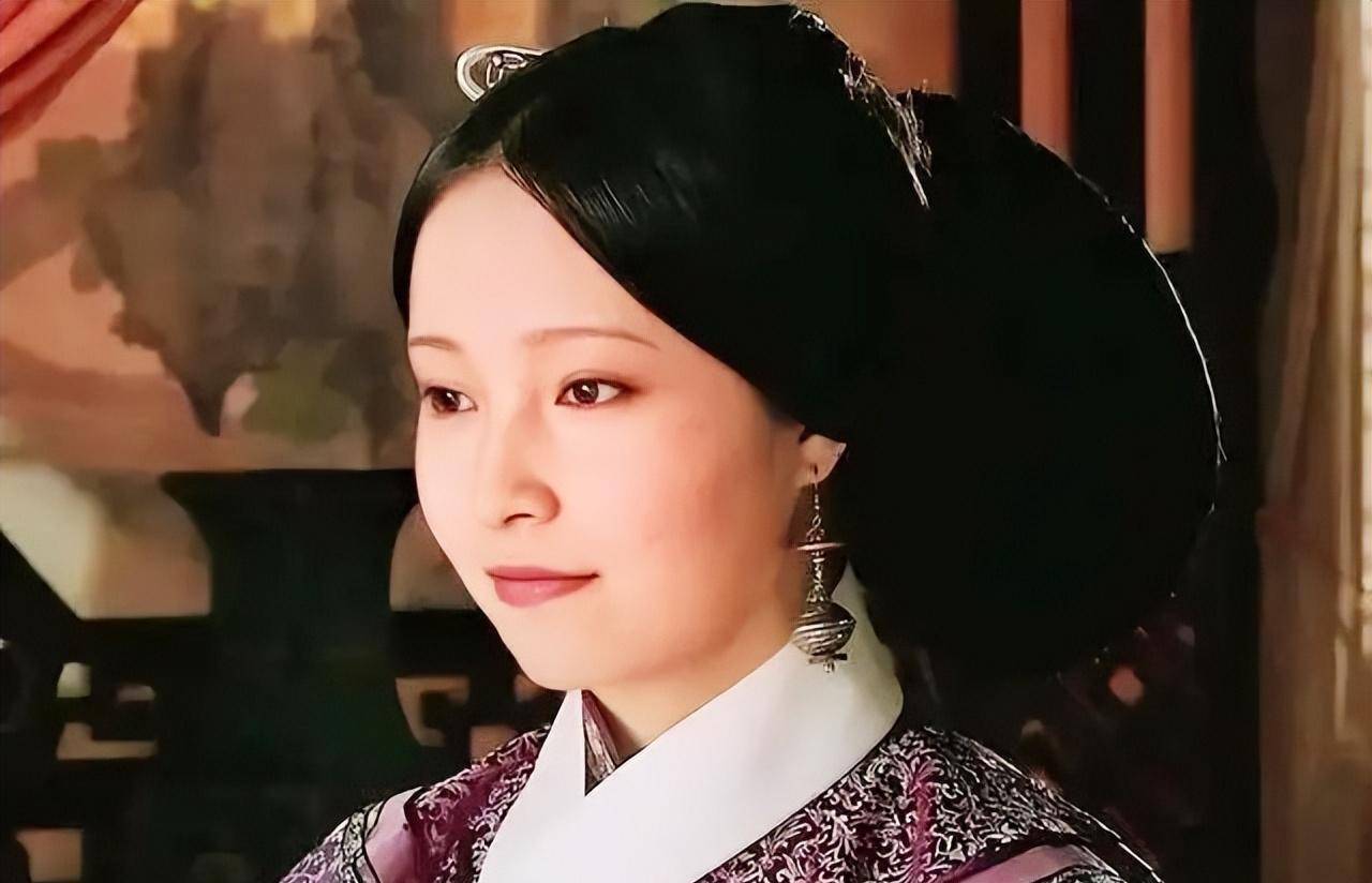 《甄嬛传》原著中被砍掉的三个关键人物,华妃亲妹,终极反派_安陵容