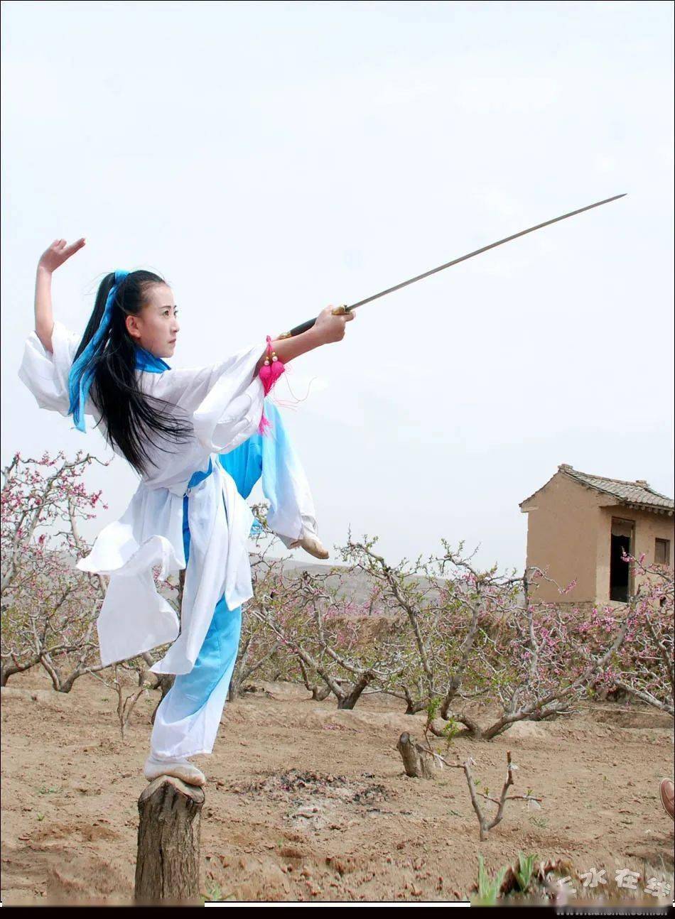 对话|武山"功夫女侠"张含亮:武术是我身上最亮的光_传承_父亲_文化