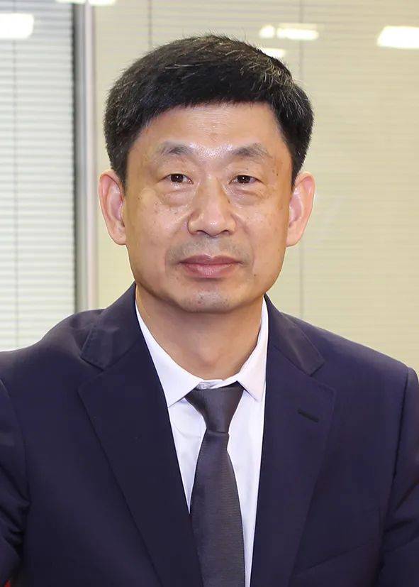 曲柏龙(黑龙江出版集团总经理,黑龙江出版传媒股份有限公司党委书记