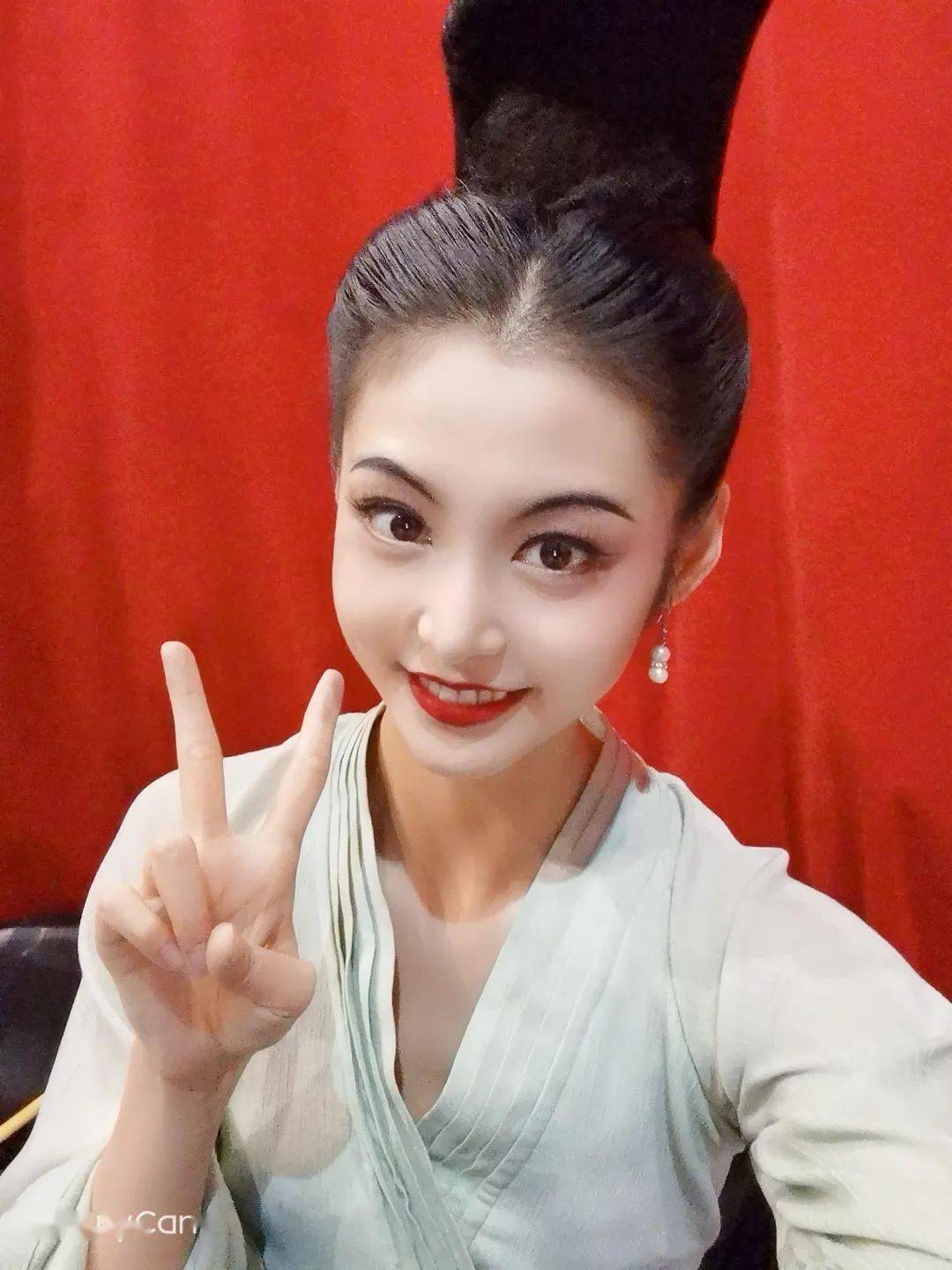 回看17位"只此青绿"小姐姐,cctv央视春晚致敬中华