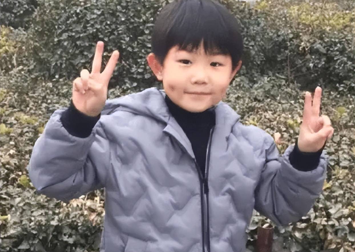 3岁走红,5岁上春晚,年挣上百万,"小神童"张峻豪如今咋样了?
