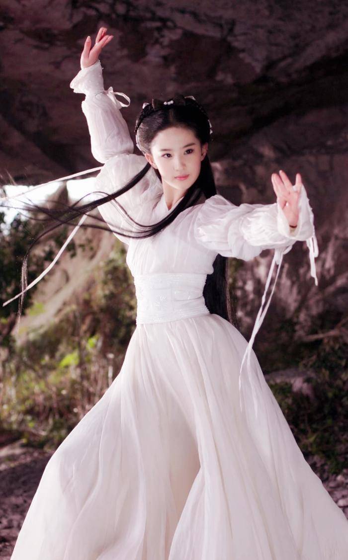 刘亦菲版小龙女"雨中骑马"为何被删?