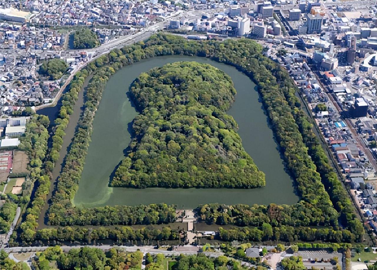 仁德天皇墓:日本最大皇陵,考古学家为何在其中挖出了中国文物?