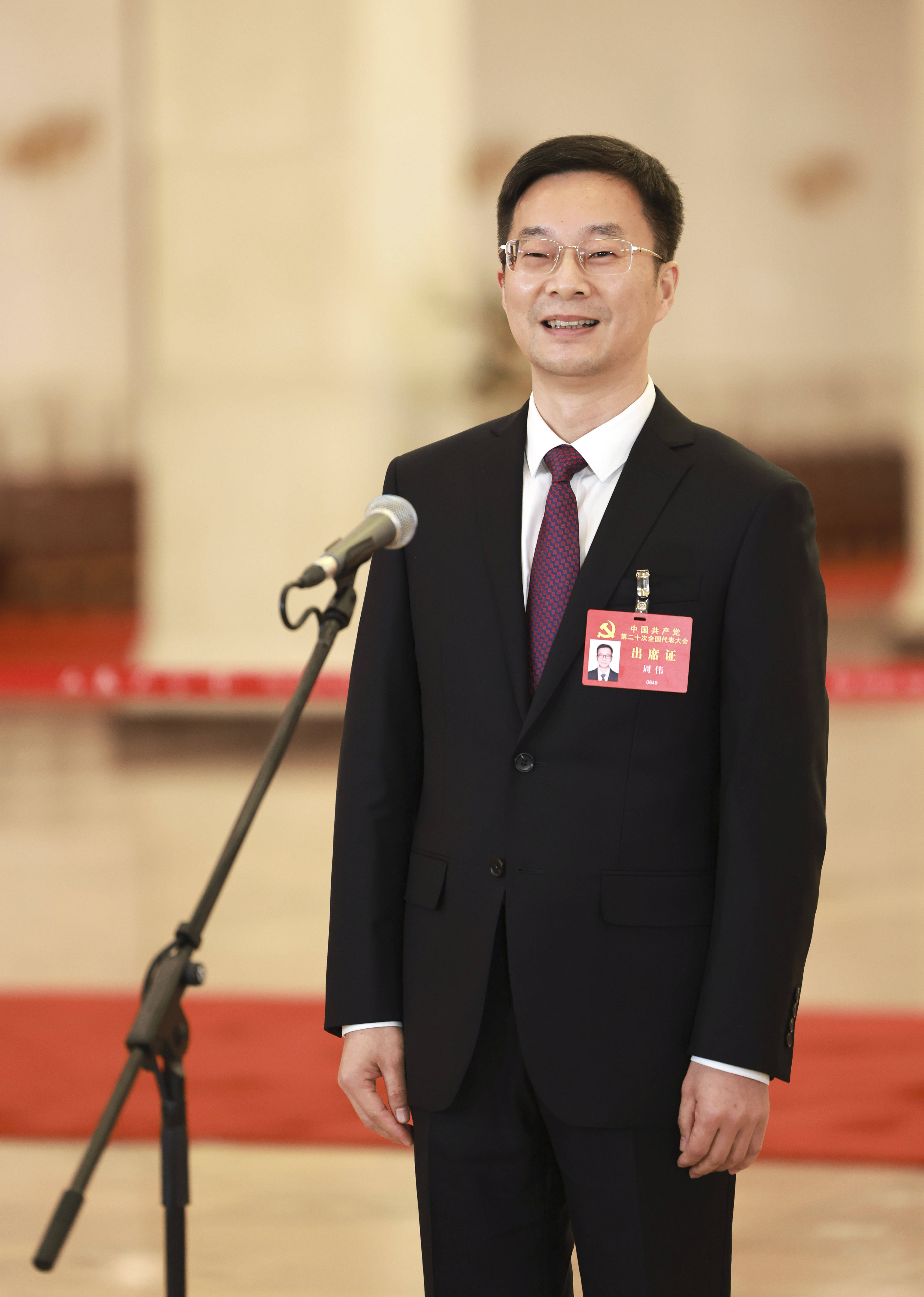 江苏代表周伟亮相首场“党代表通道”:越来越多外资企业看好昆山、看好中国_全国_产业_时间