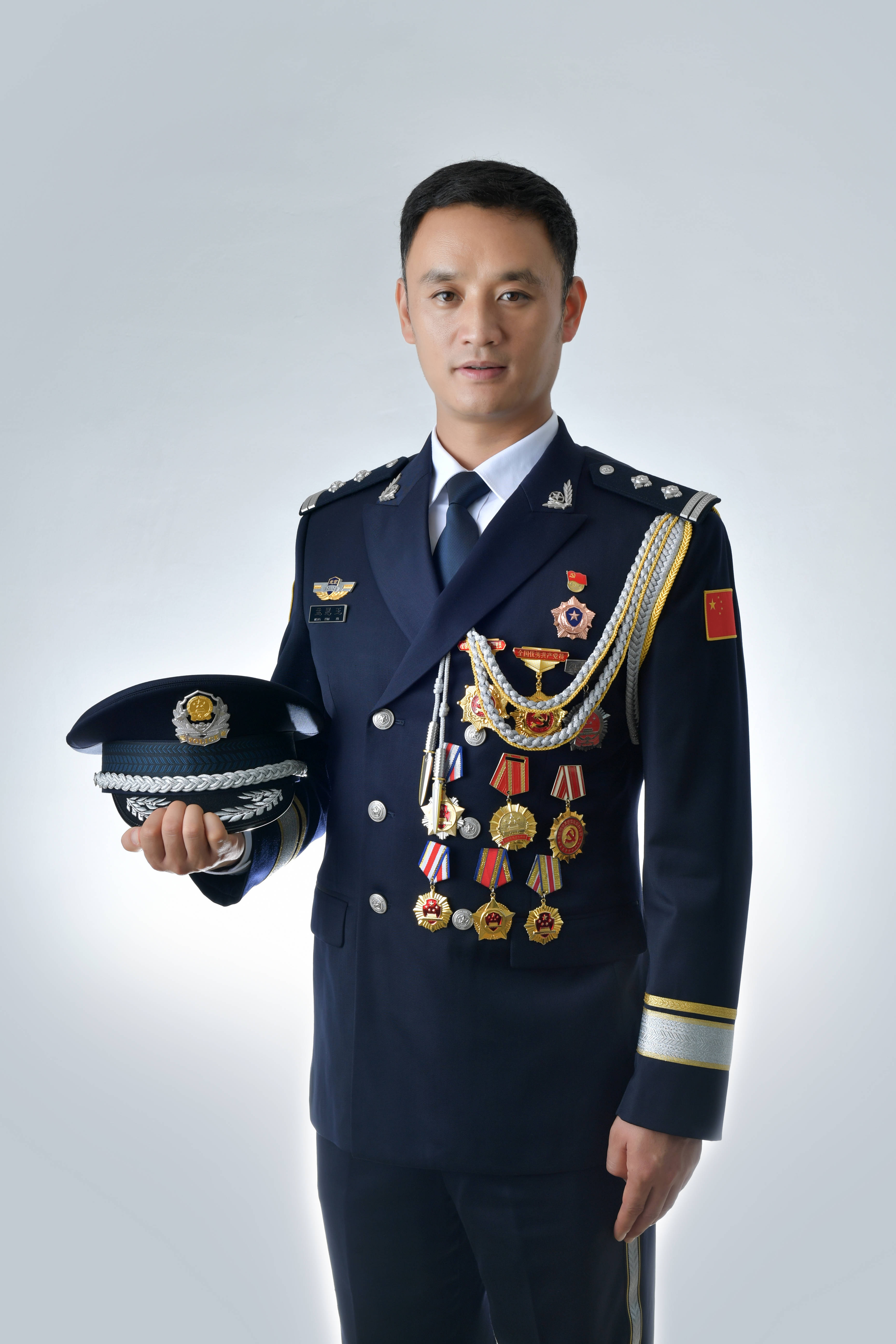 二十大代表孟昆玉:爱找问题,想办法的"京城最美交警"_路口_时间_出租