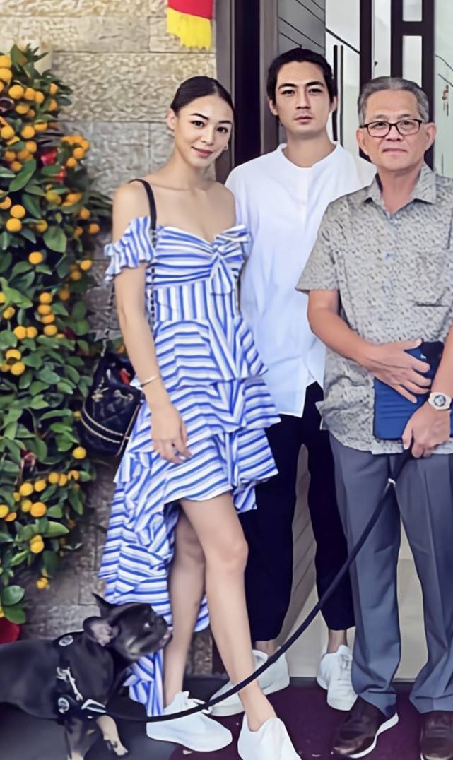 和弟弟颜值不输明星,都是"半个"圈内人_石贞善_elroy_萧亚轩