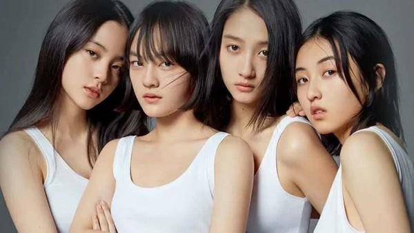 文淇身为新四小花旦,衣品比其他三人差太多,机场穿大棉袄好老气_运动