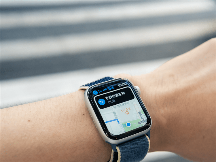 从小米手环到Apple Watch，苹果小米们如何在智能穿戴市场后来居上？