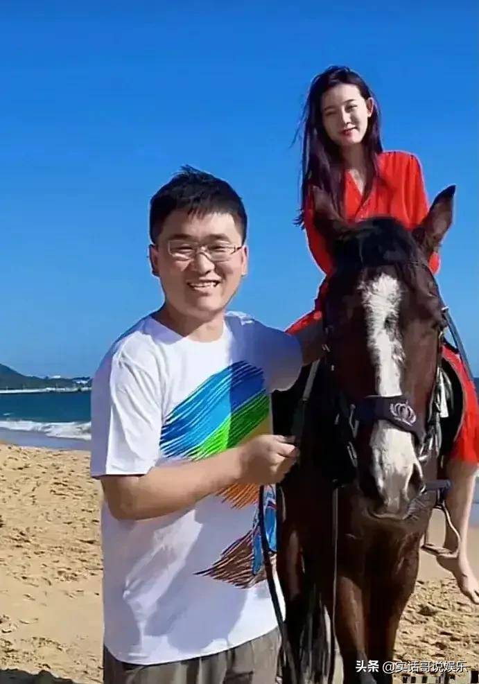 山东笑神姜涛抱得美人归,原谅我不想再努力了_人生_流量_羽毛