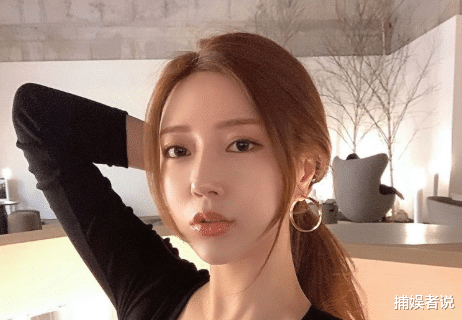 国外暗黑版"郭雪芙"现身,看到她的身材后,网友:比原版还强大_米娜