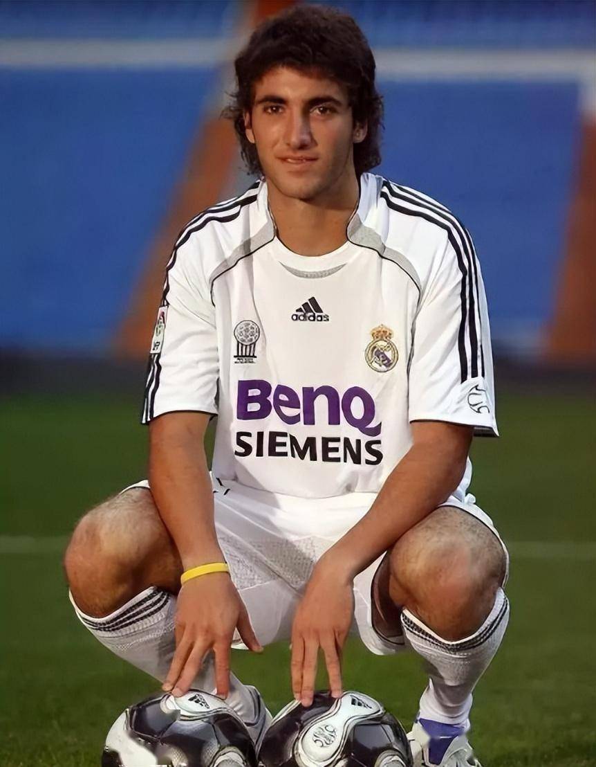 31场16球 前皇马神锋泪流满面退役 曾效力四大豪门_伊瓜因_进球_本