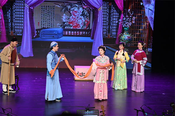 雏凤清声,上海沪剧院最年轻一班走上城市主舞台_沈仁伟_观众_青年