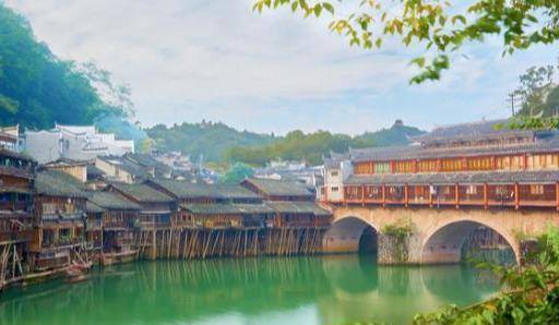 中国游客最大的“困惑”：为什么全中国的古镇都变得越来越像了？