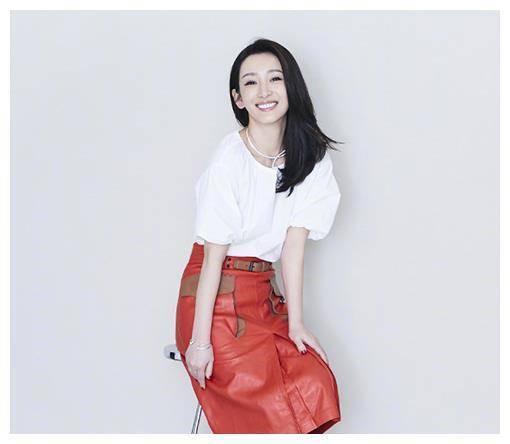 41岁秦海璐气质真棒!