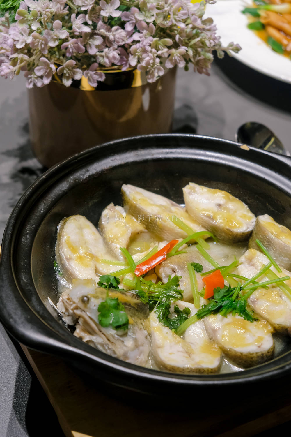 砂锅生焗梅汁午鱼采用精选大午鱼切段生焗