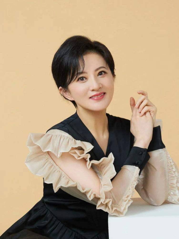 41岁的金铭:息影后考上北大,如今仍是"单身贵族"_琼瑶_父母_孩子