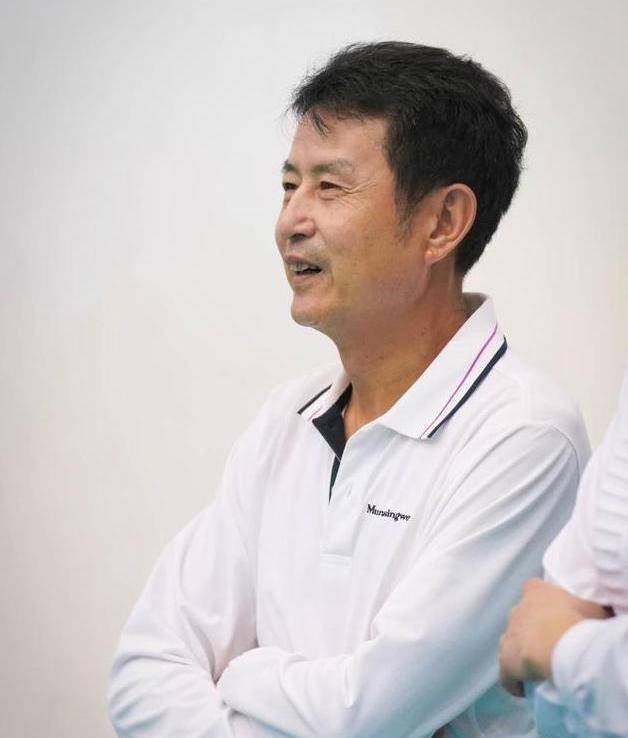 前妻火车下丧生,二婚队内徒弟,卸任后种花喝茶_陈忠和_王莉莉_李东红