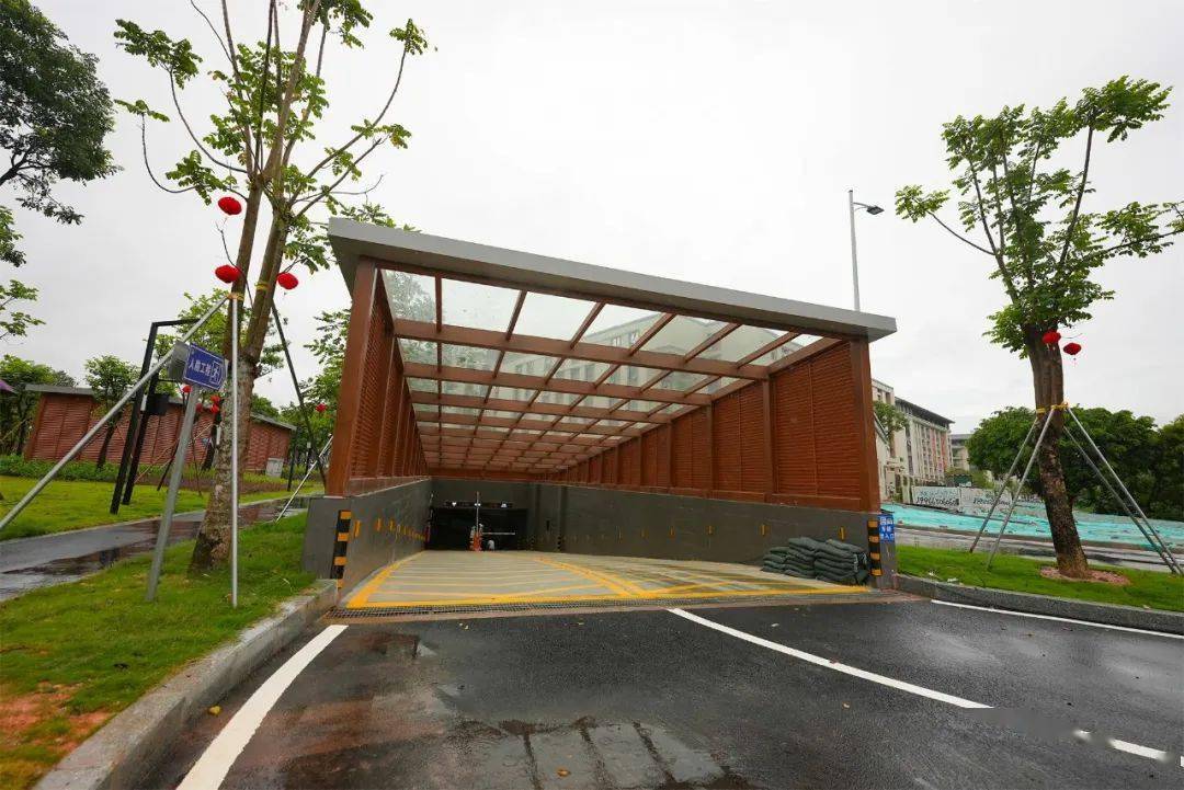 都有哪些变化?_广场_建设_停车场