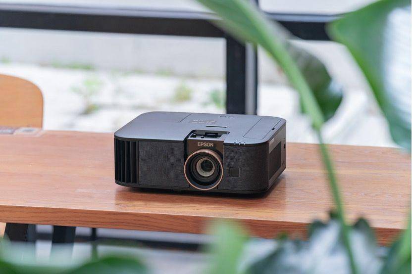 高端 4K 灯泡投影机到底有多强,爱普生 CH-TW6280T 测评详解告诉你