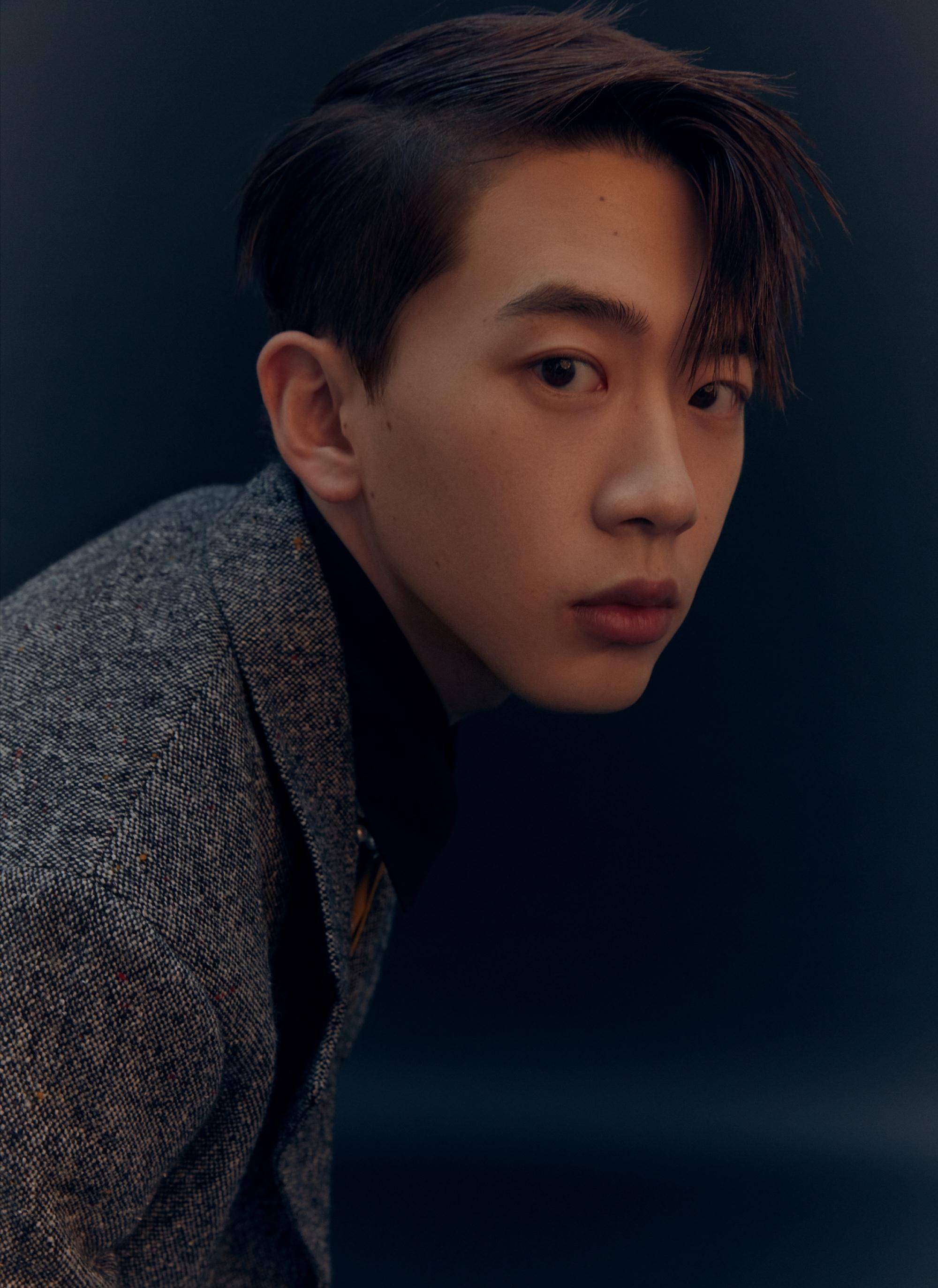 费启鸣发文:追星成功,晒与杨幂合影,大幂幂双手开心比耶好心情.