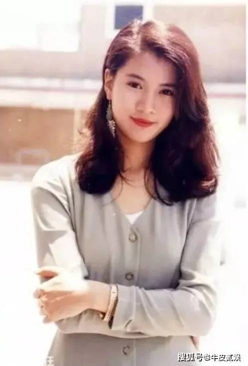 港风女神气质_港风妆容穿搭风格_那些年港片女神的风采