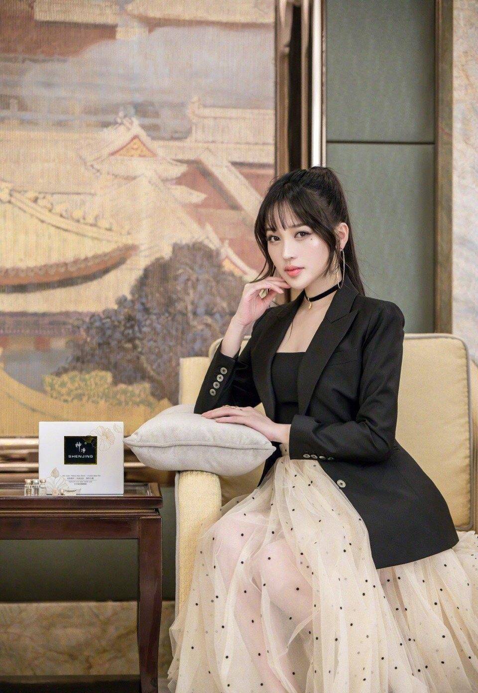 37岁金莎近照好甜美!