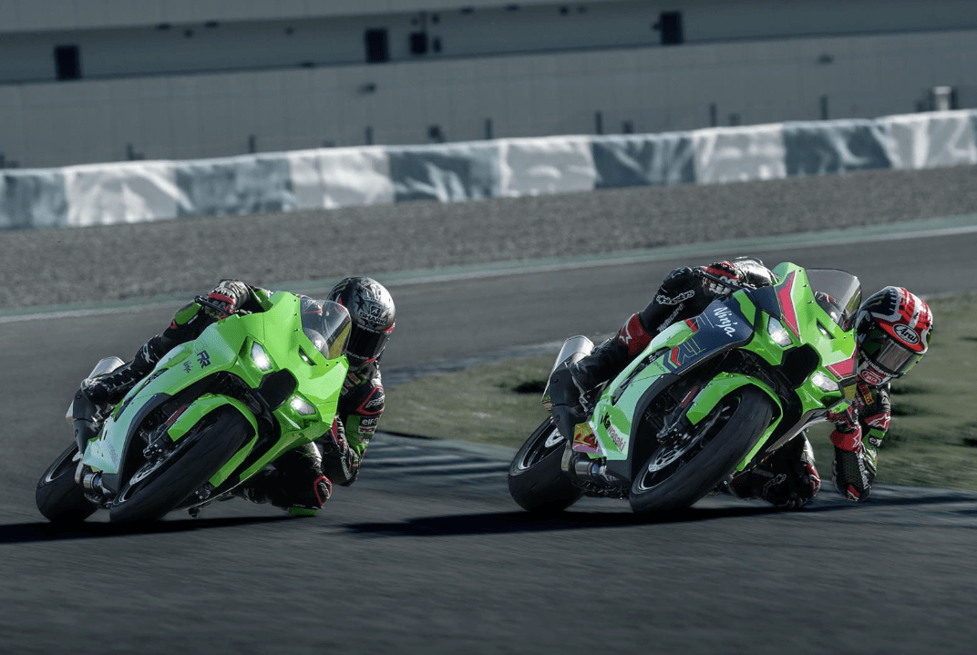 "大牛"换新装,增加白色版本,川崎2023款ninja zx-10r/10rr