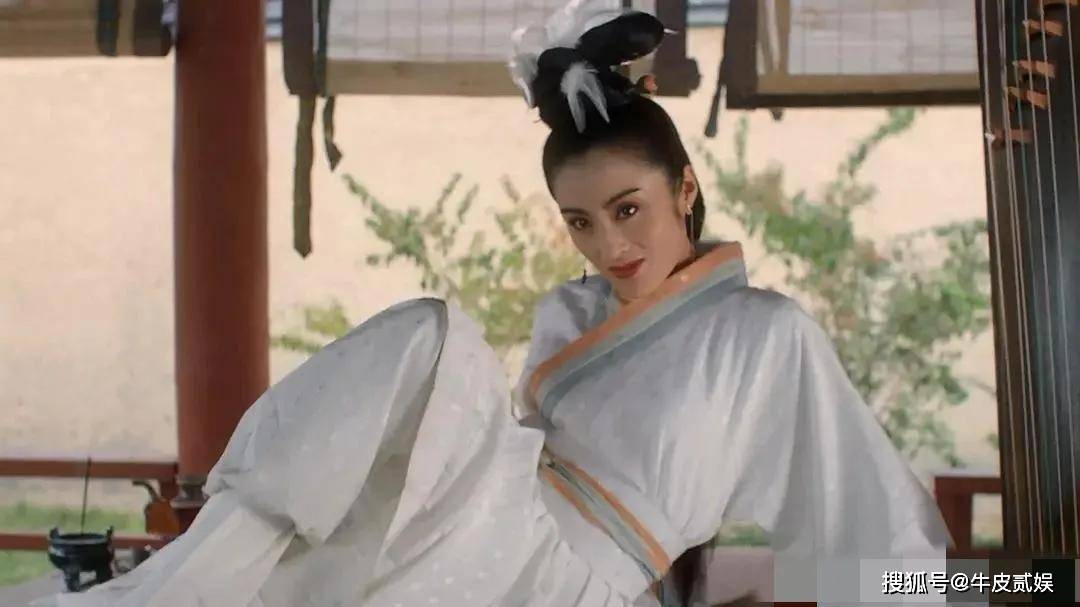 港风妆容穿搭风格_那些年港片女神的风采_港风女神气质