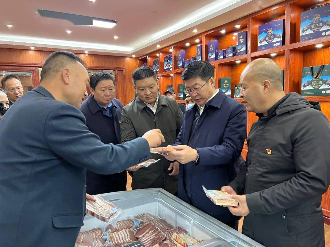 叶万彬在玛沁调研时强调:深入学习贯彻党的二十大精神扎实推动特色