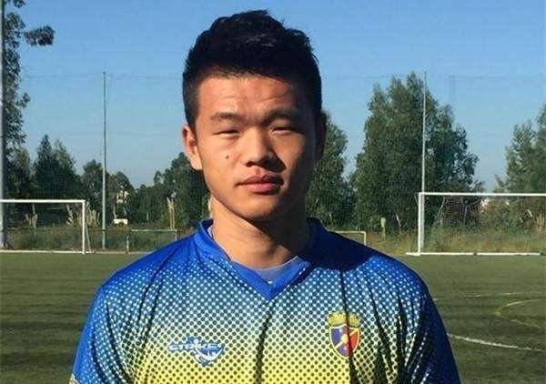 留洋葡萄牙的黄聪黄聪具备不错实力,国奥队主力后腰球员.