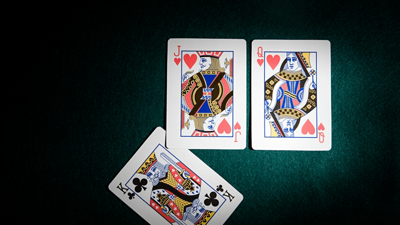 内含热词|扑克牌里的q是queen, k是king, 那么 j 代表哪个词?