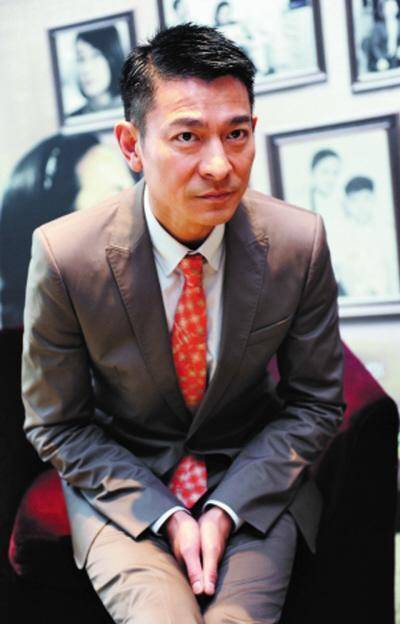 "天王巨星"刘德华,身价不菲却不愿帮助姐姐?