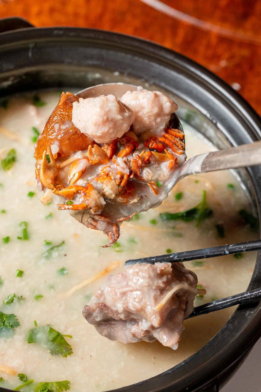 一口爆鲜蟛蜞,一碗现熬靓粥,那是我们刻在骨子里家的味道.